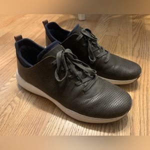 Men’s Size 10.5 Dr. Scholl’s shoes